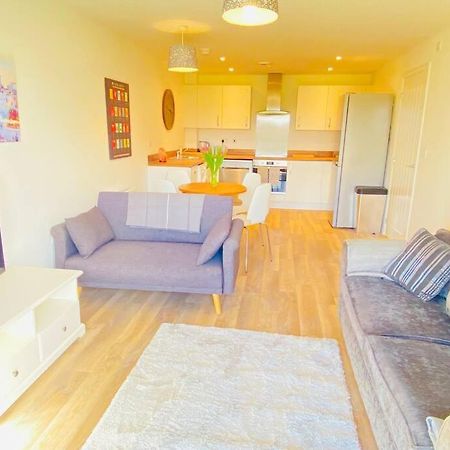 Beautiful, Brand New Apartment! Cheltenham Luaran gambar
