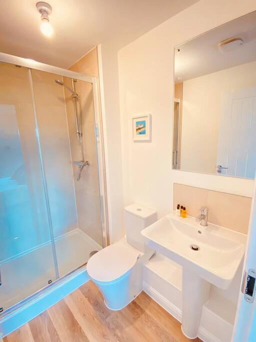 Beautiful, Brand New Apartment! Cheltenham Luaran gambar