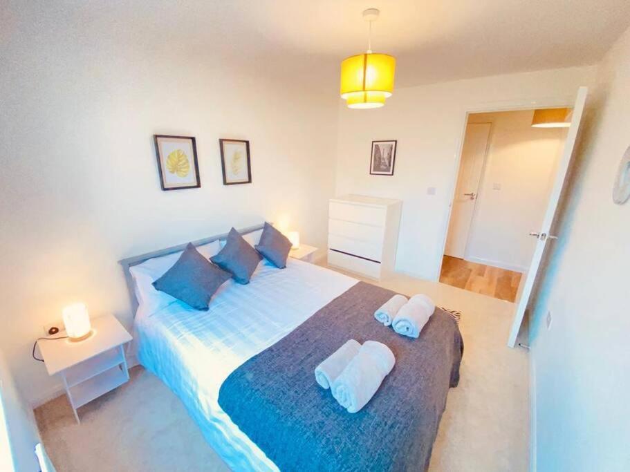 Beautiful, Brand New Apartment! Cheltenham Luaran gambar