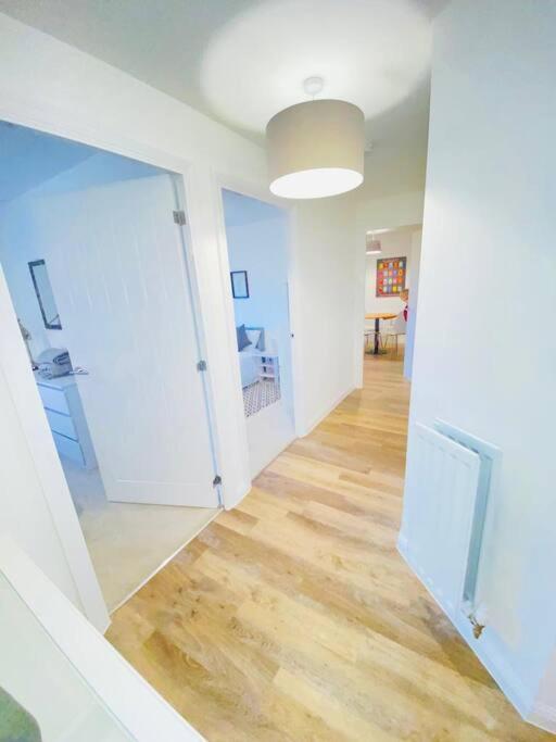 Beautiful, Brand New Apartment! Cheltenham Luaran gambar