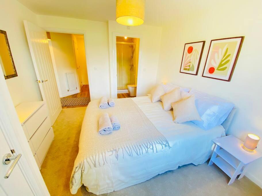 Beautiful, Brand New Apartment! Cheltenham Luaran gambar