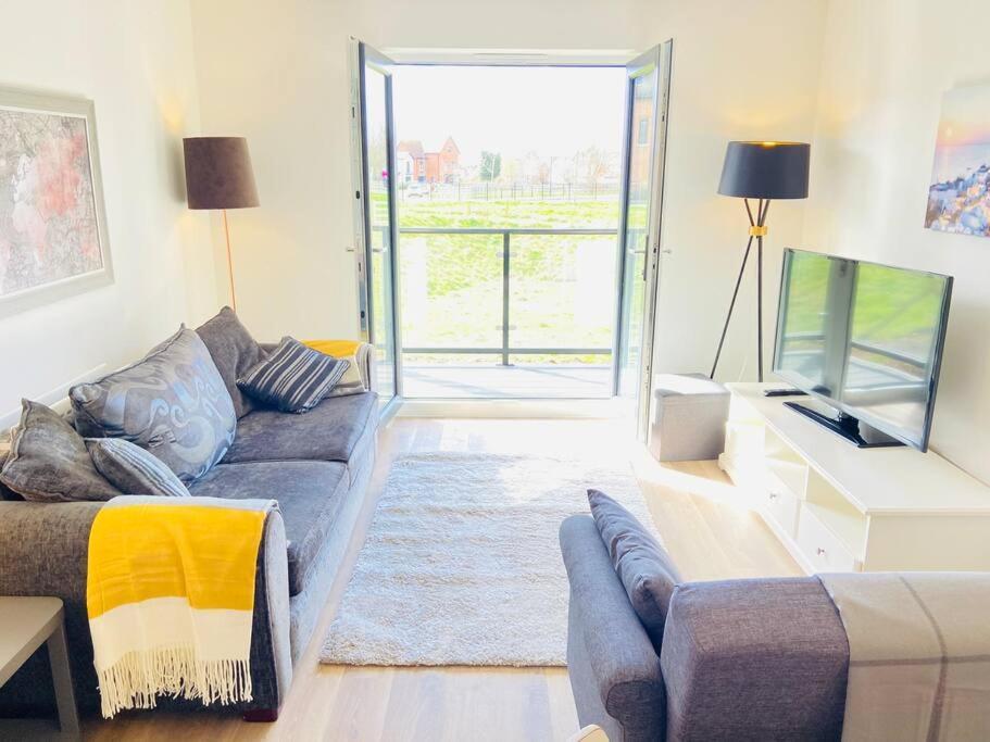 Beautiful, Brand New Apartment! Cheltenham Luaran gambar