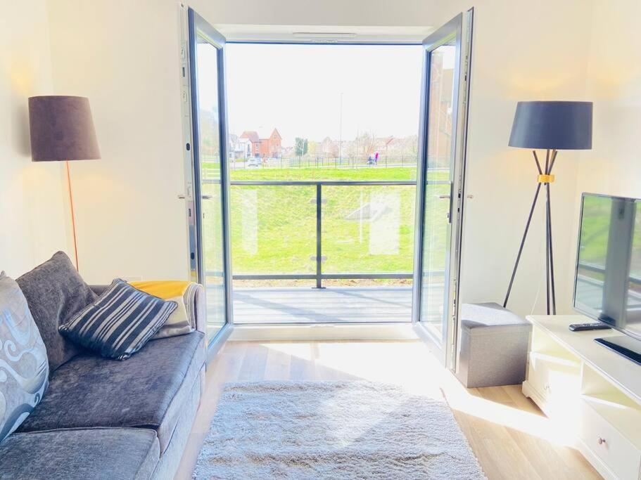 Beautiful, Brand New Apartment! Cheltenham Luaran gambar